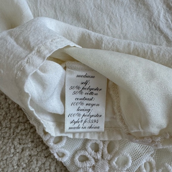 Flower detailed tee - Picture 3 of 3